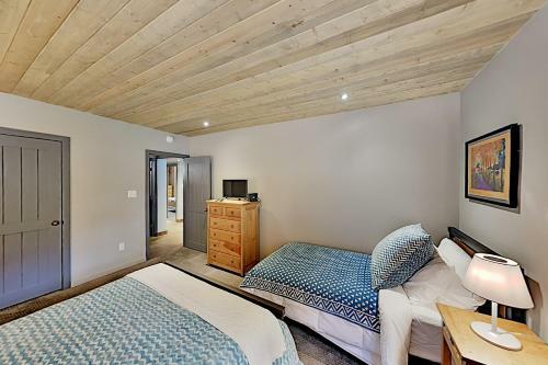 Apartamento Steps To Slopes! Designer Mountain-view Condo Condo