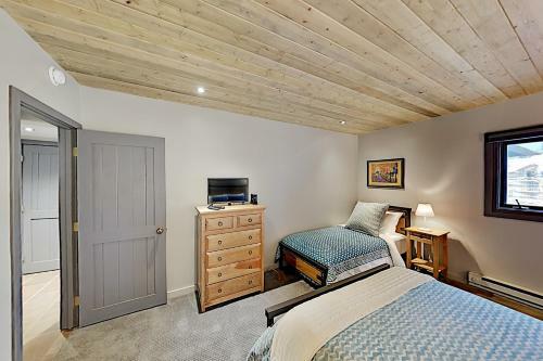 Apartamento Steps To Slopes! Designer Mountain-view Condo Condo