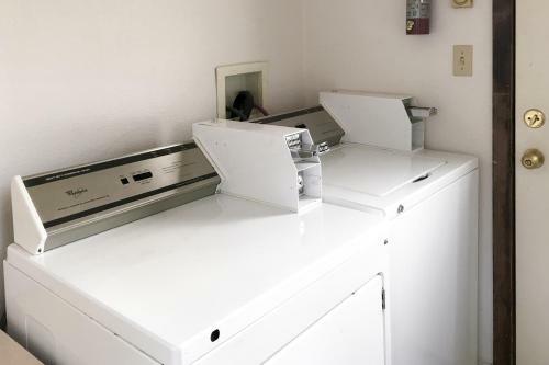 Apartamento Updated Mountainside Condo With Hot Tub Condo