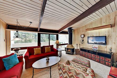 Apartamento Updated Mountainside Condo With Hot Tub Condo