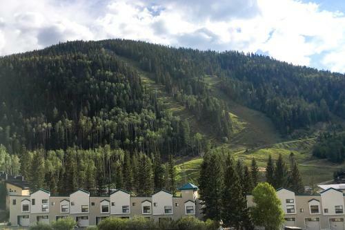 Apartamento Sierra Del Sol - River-view, Ski-in, Ski-out Gem Condo