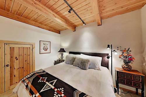 Apartamento Walk To Slopes! Designer Condo With Ski Locker Condo
