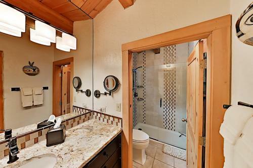Apartamento Walk To Slopes! Designer Condo With Ski Locker Condo