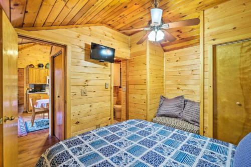 Bolton Landing Cottage With Deck - Walk To The Beach!