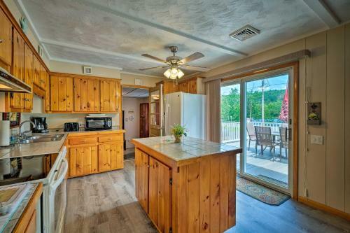Quiet Home With Beach Access On Great Sacandaga Lake