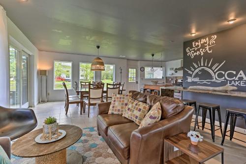 Luxe Lakefront Family Cottage With Private Dock