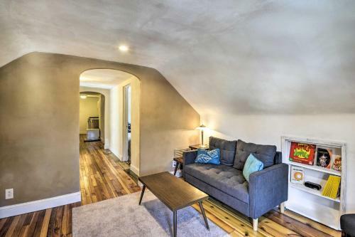 Charming Apartment With Deck, 5 Miles To Campus!