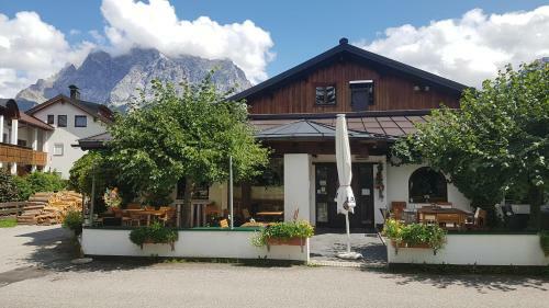 Hostal Happy Camp Hofherr
