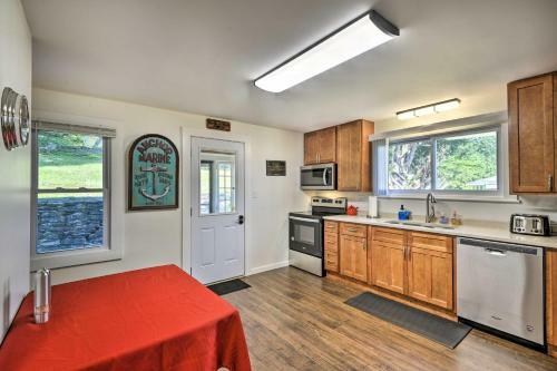 Spacious Home 2 Mi To Seneca Lake And Wineries