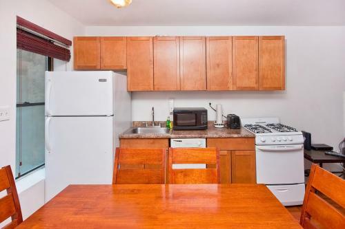Midtown East Furnished Apartment