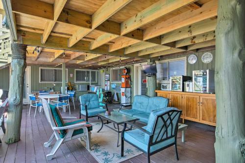 Apartamento Cozy Fire Island Studio With Deck, Walk To The Beach