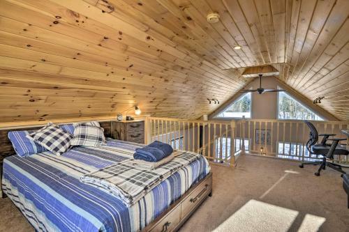 Hidden Lakefront Retreat Fire Pit And Fishing Dock!