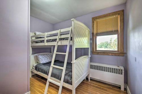 Luxe Windham Home With Hot Tub - Walk To Ski Resort!