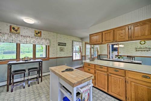 Historic Farmhouse With Deck In The Catskills!
