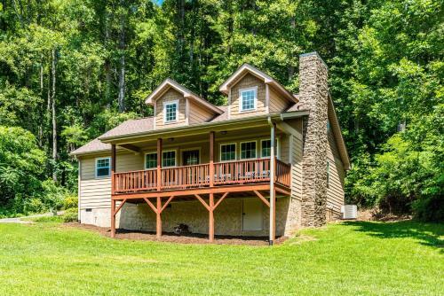 New Listing! Updated Cottage With Deck On Big Parcel Home