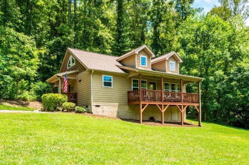 New Listing! Updated Cottage With Deck On Big Parcel Home