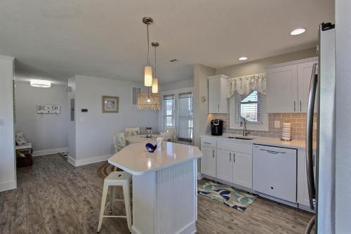 41057-2 Hwy 12 Islander Condo