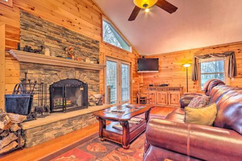 Cabin With Deck Hike And Ski The Blue Ridge Mountains