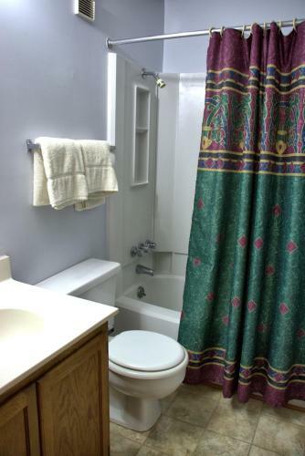 2102 - Silver 2 Bdrm - 1000 Sf Sleeps 4