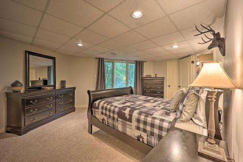 Beech Mountain Retreat With 2 Decks And Mtn View!