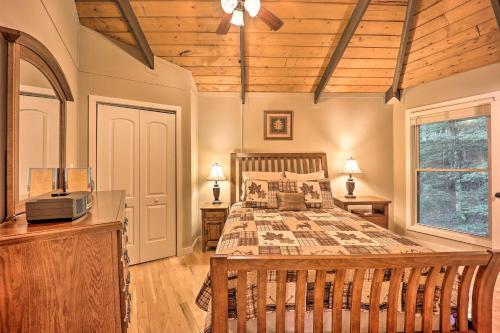 Beech Mountain Retreat With 2 Decks And Mtn View!
