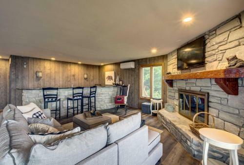 Elegant Home With Mountain Views - Near Resort!