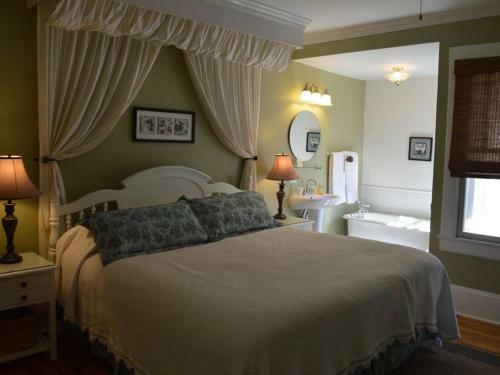 Hotel Red Rocker Inn