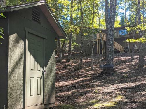 New Listing! The Chocolate Cottage With Kayaks Home