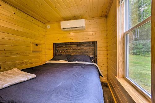 Brevard Cabin Tiny Living Near Big Adventure