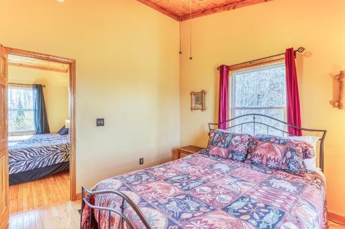 2 Bed 2 Bath Vacation Home In Bryson City