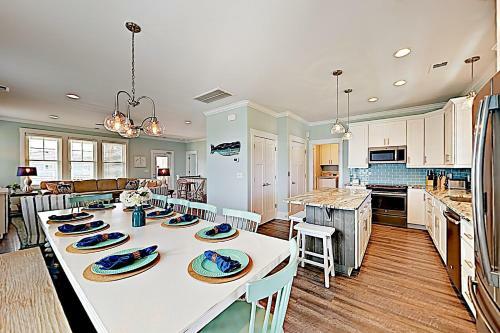 Chic Coastal Home With Pool, Ocean Views, Near Beach Home