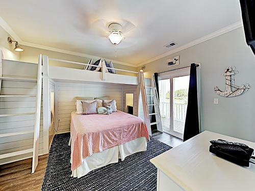 Chic Coastal Home With Pool, Ocean Views, Near Beach Home