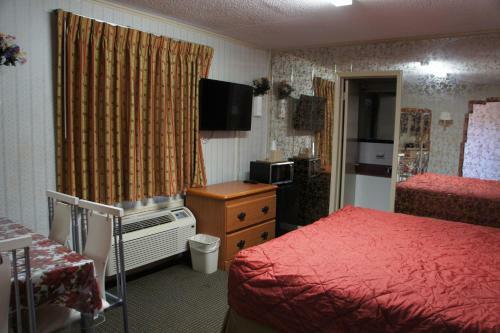 Hotel Royalinn & Suites