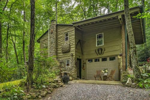 Waterfall Cabin In The Pisgah National Forest!
