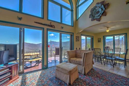 Burnsville Hideaway With Deck And Panoramic Mtn Views