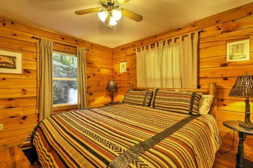 Fox Creek Hillside Cabin With Hot Tub And Fire Pit!