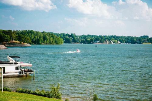Waterview Studio With Private Porch #27 At Long Cove Resort