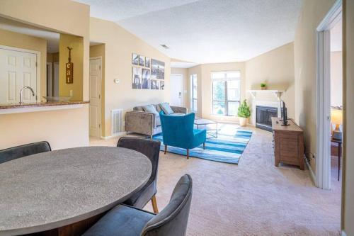 Apartamento Viagem - Charlotte - Comfy 2br W/gym+parking