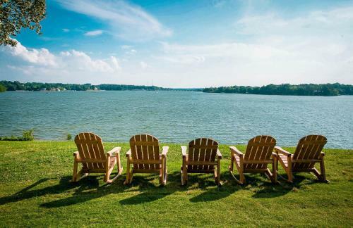 Waterview Studio With Private Porch #28 At Long Cove Resort