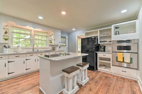 Charming Charlotte Getaway - 4 Mi To Uptown!