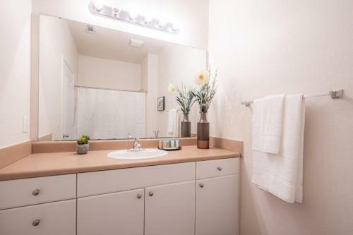 Apartamento Viagem Durham Beautiful 2br Patio And Parking