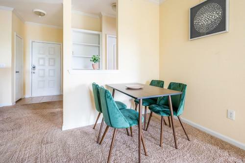 Apartamento Viagem - Durham - Stylish 2br With Patio & Pool