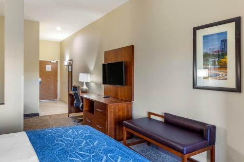 Hotel Comfort Suites Greensboro Airport