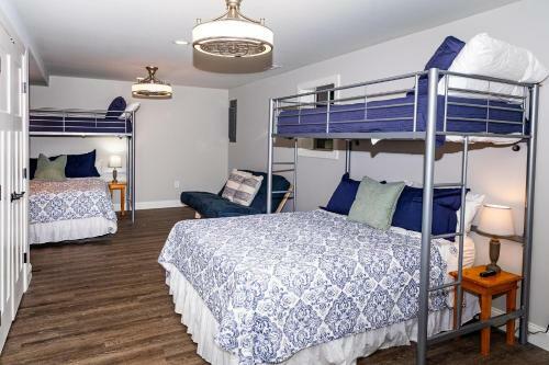 The Bear Den Chatuge Awesome Waterfront Sleeps 13
