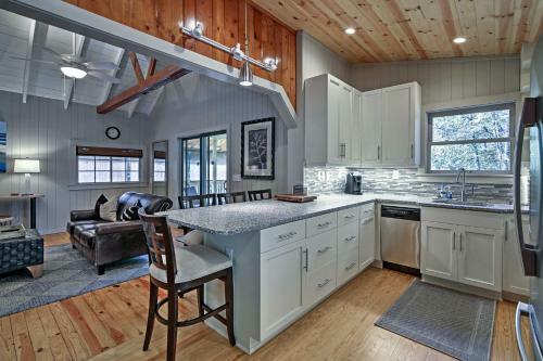 2br Highlands Luxury Cabin With Stone Firepit In Town