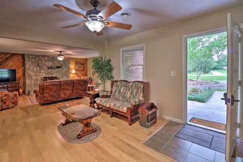 Quiet Home With Fire Pit And Bbq, 5 Mi To Downtown