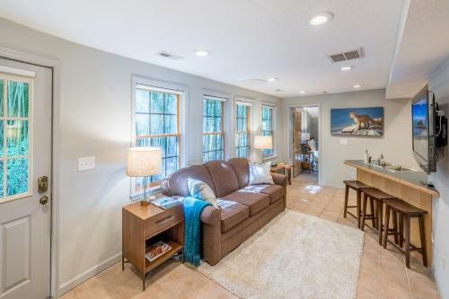 Fox Den - Lush Forest Retreat - Patio & Trails Home