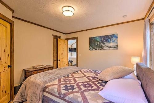 Hendersonville Cabin With Hot Tub And Fire Pit!