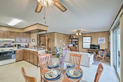 Pet-friendly Second Row House Steps To Beach!