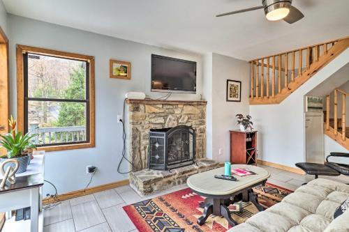 Maggie Valley Mtn Home With Hot Tub And Views!